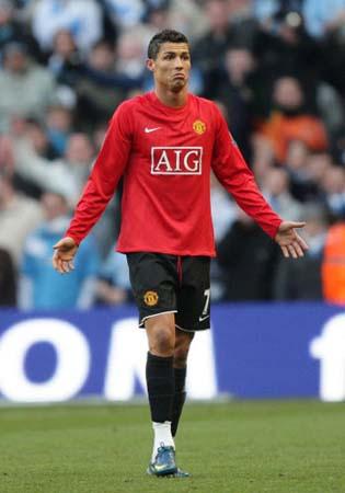 杨明洋妻子赴韩国观战亚冠：成都亚冠首个客场积分，值得骄傲