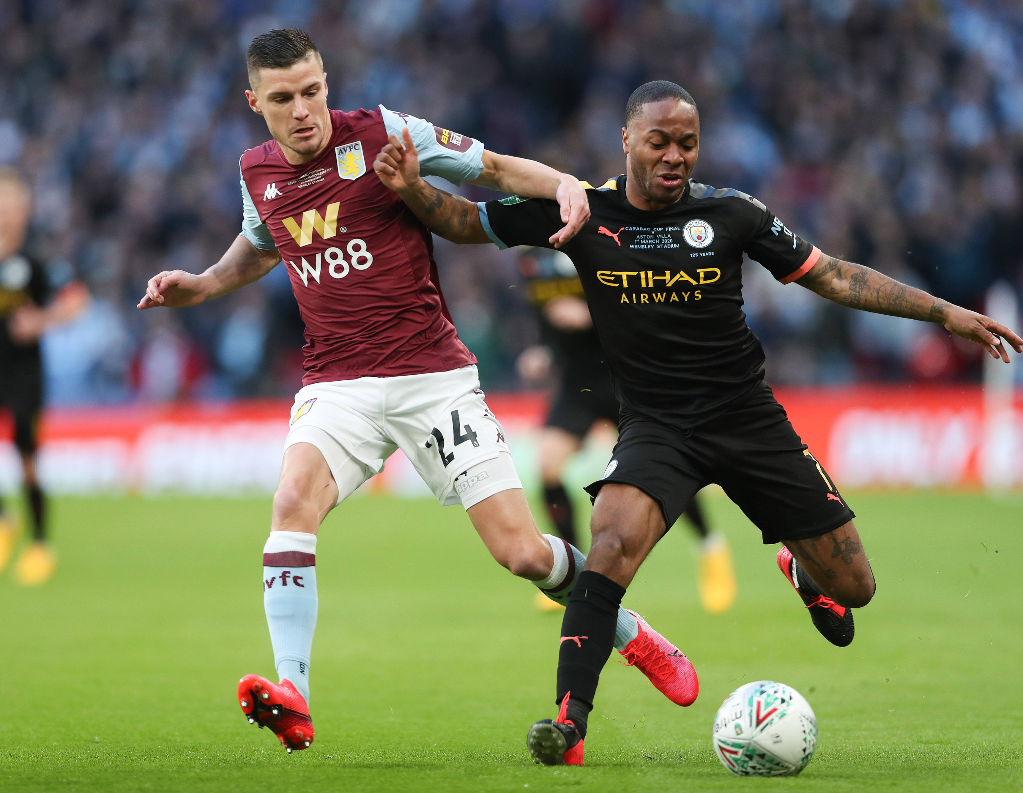 西甲第16轮红黑榜：西班牙集泡面头双星，拉菲尼亚生日快乐（西甲16轮红黑榜：西班牙泡面头双星抢镜，拉菲尼亚喜迎生日）