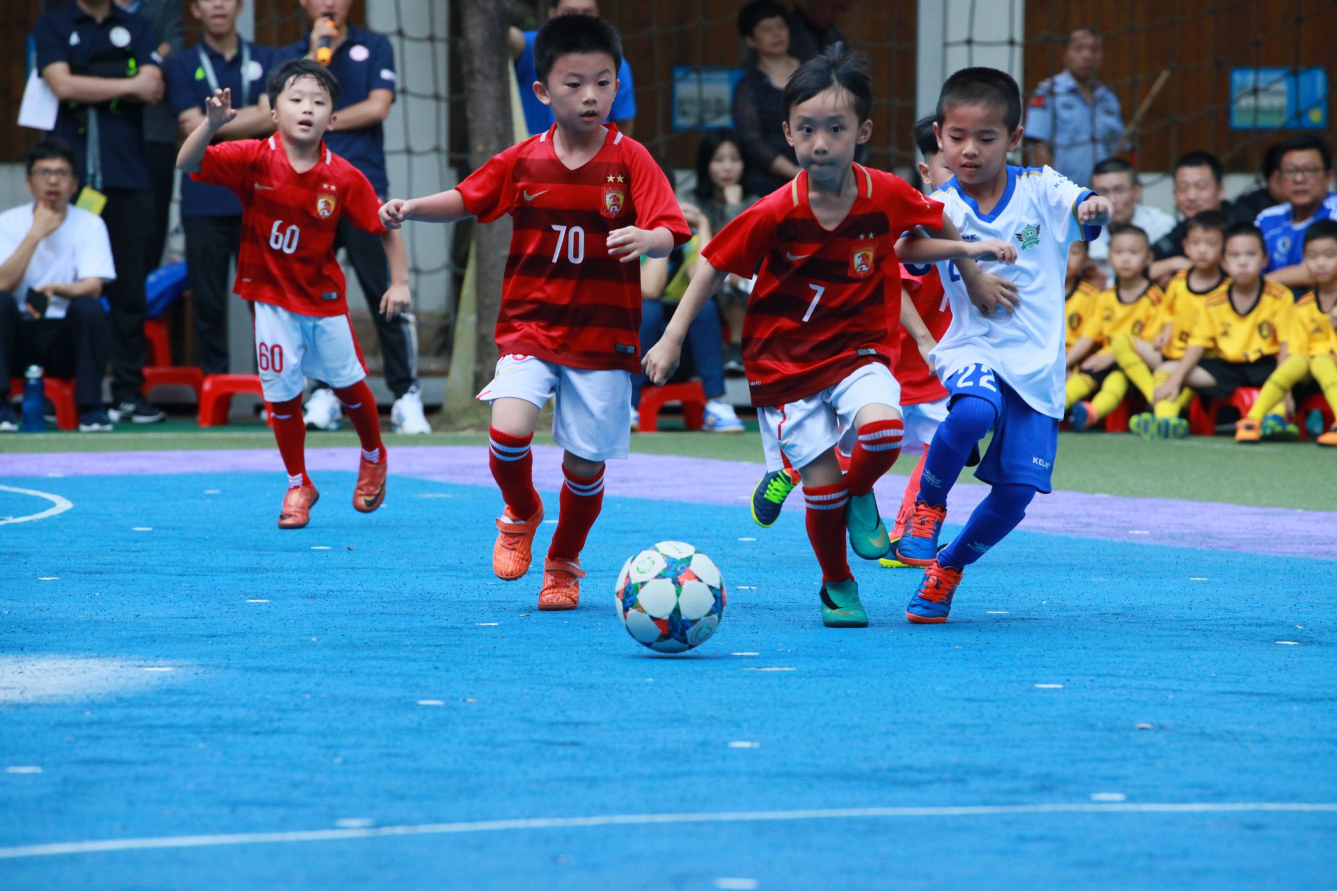 西班牙U21队11月大名单：莫斯克拉领衔，贡萨洛、吉乌在列