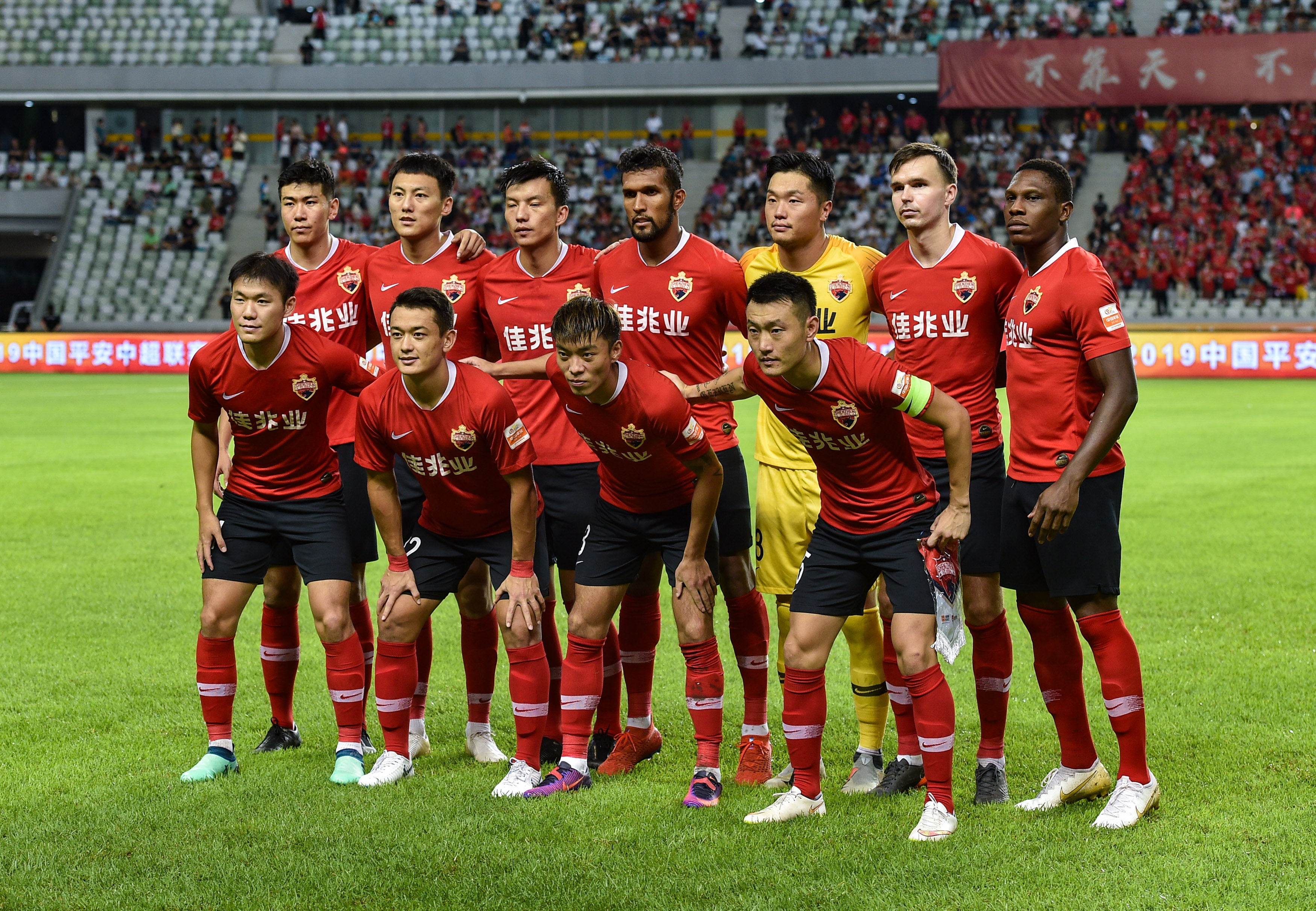 结束10场不胜！诺丁汉森林2-0波尔图，怀特、伊戈尔-热苏斯点射（终结10场不胜！诺丁汉森林2比0击退波尔图，怀特与伊戈尔-热苏斯点球建功）