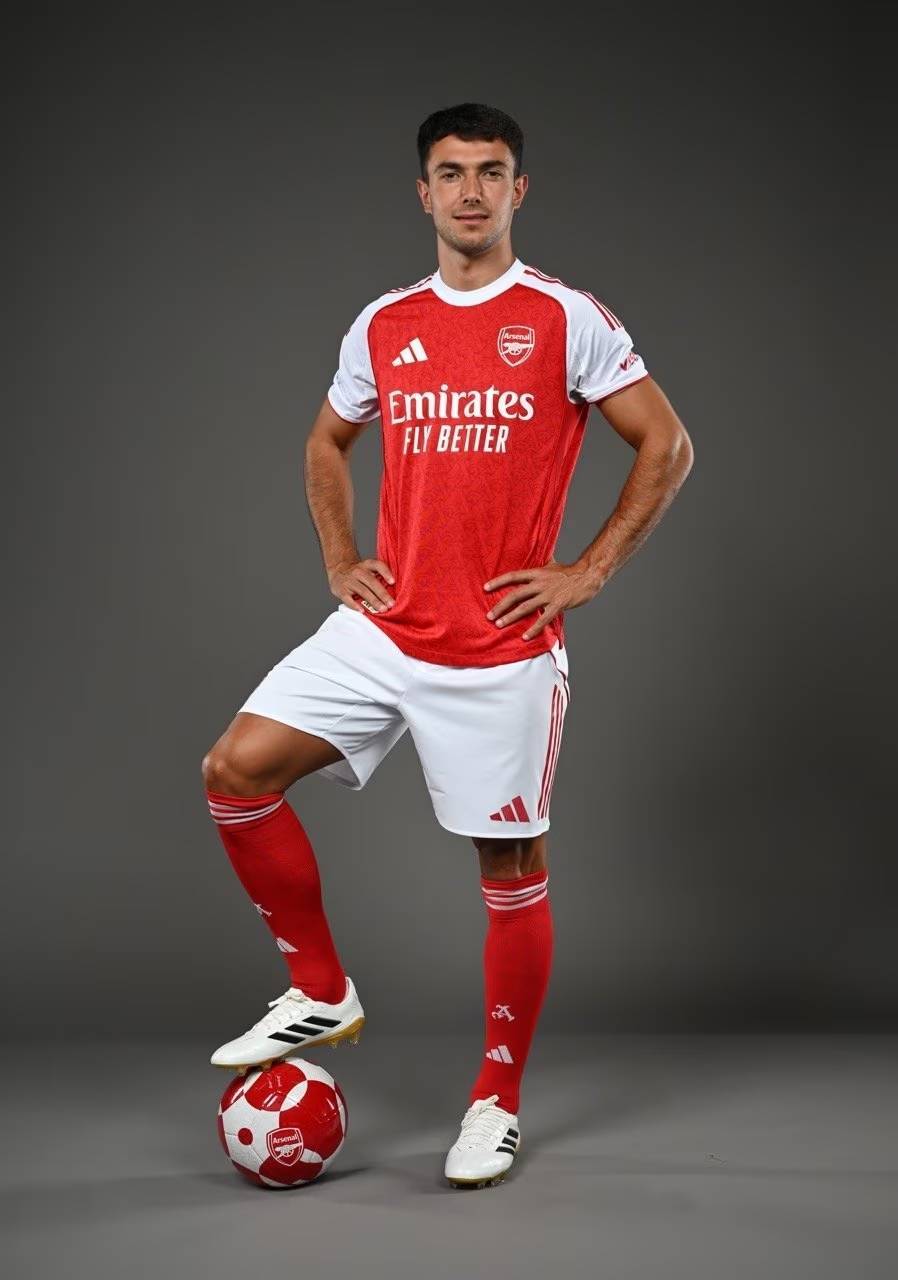 随着阿森纳2-0，利物浦1-1，切尔西1-3爆冷，英超最新积分榜出炉（英超最新榜单公布：阿森纳2-0全取三分，利物浦1-1憾平，切尔西1-3遭冷门）