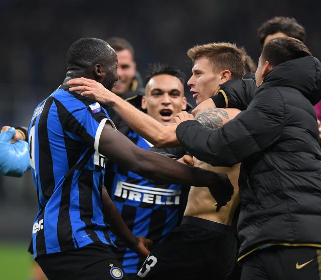 收获满满！大巴黎官方晒海报：6座冠军闪耀全场（满载荣誉！巴黎圣日耳曼发布海报：六座冠军奖杯耀眼全场）