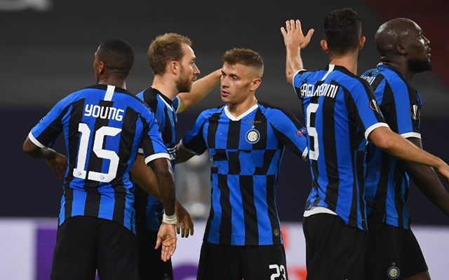 NBA杯半场：东契奇&里夫斯合砍37分，詹姆斯2分，独行侠62-60领先湖人