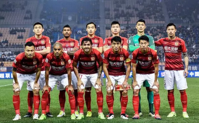 特巴斯：“像皇家马德里那样捏造这么多事情很难”