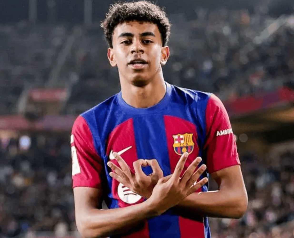 为世界杯名额奋斗！记者：齐尔克泽已向曼联提出离队申请（为世界杯席位而战！记者称齐尔克泽已向曼联递交离队申请）