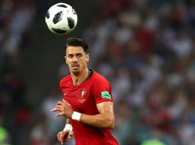 足坛19位亿元先生：维蒂尼亚、内维斯1.1亿欧上榜，3人2亿（盘点足坛19位亿元先生：维蒂尼亚、内维斯以1.1亿欧入围，3人达到2亿）